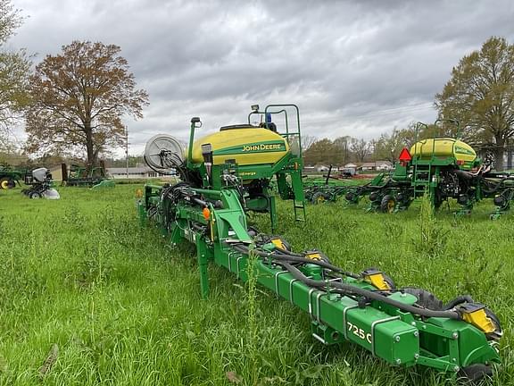 Image of John Deere 1725 equipment image 1