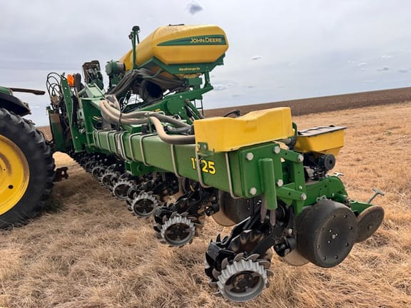2019 John Deere 1725C Equipment Image0