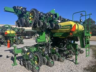 Main image John Deere 1725 3