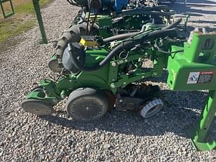 Main image John Deere 1725 8