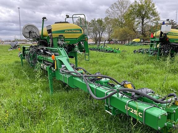 Image of John Deere 1725 equipment image 2