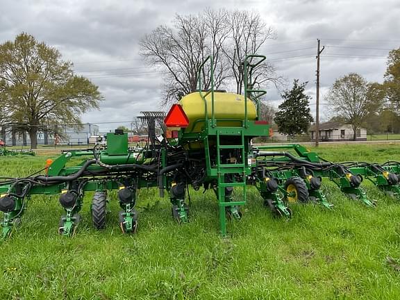 Image of John Deere 1725 equipment image 3