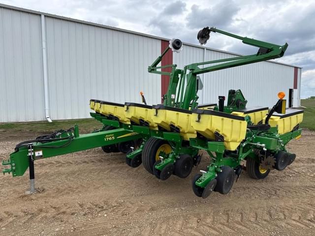 Image of John Deere 1765 equipment image 1
