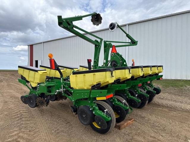 Image of John Deere 1765 equipment image 2