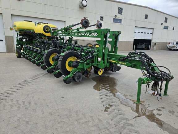 Image of John Deere 1775 Primary image