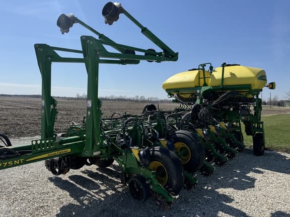 Image of John Deere 1775 equipment image 1