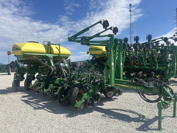 Image of John Deere 1775 equipment image 3