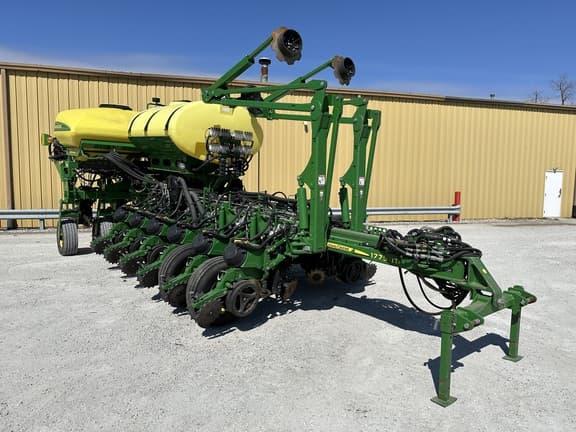 Image of John Deere 1775 Primary image