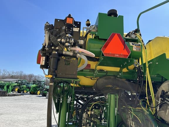 Image of John Deere 1775 equipment image 4