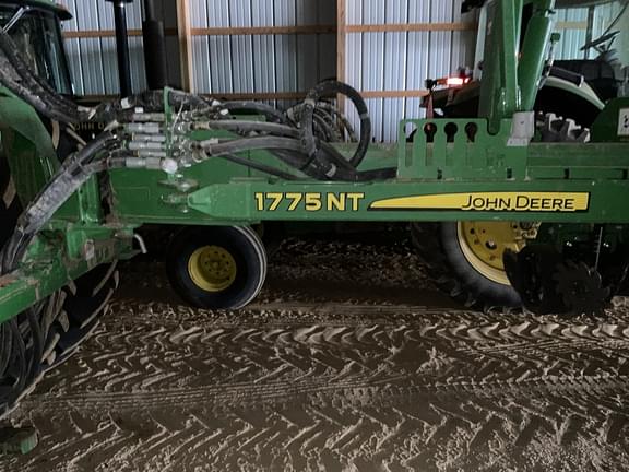 Image of John Deere 1775 equipment image 3