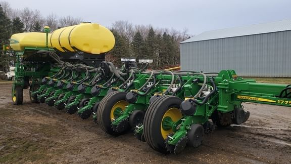 Main image John Deere 1775