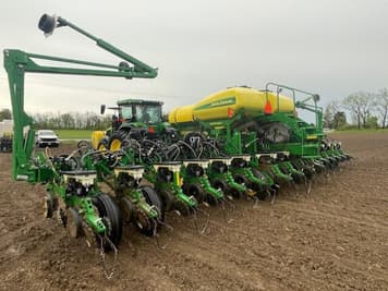 Main image John Deere 1775