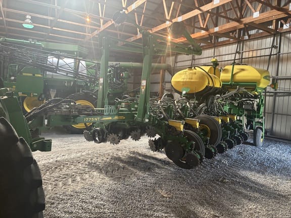 2019 John Deere 1775 Equipment Image0