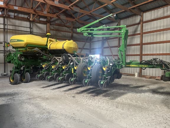Image of John Deere 1775 equipment image 2