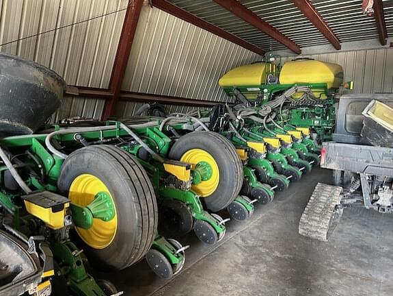 Image of John Deere 1775 Image 0