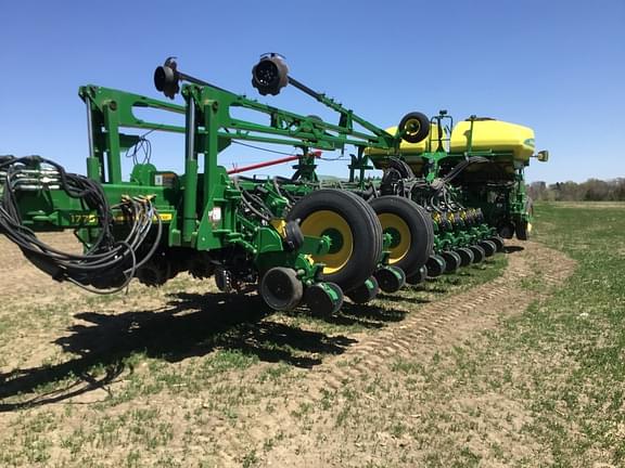 Image of John Deere 1775 equipment image 2