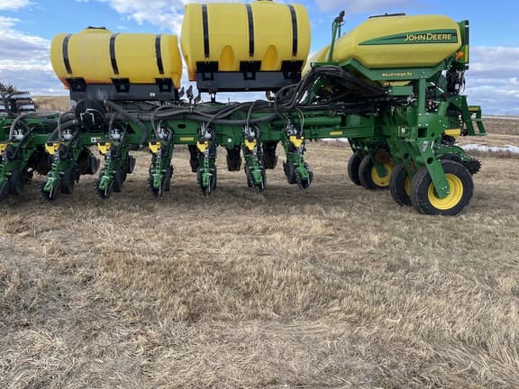 Image of John Deere 1775 equipment image 4