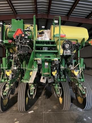 Image of John Deere 1775 equipment image 4