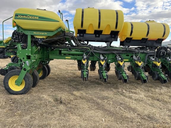 Image of John Deere 1775 equipment image 3