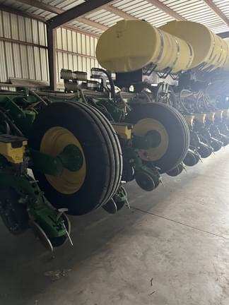 Image of John Deere 1775 Primary image
