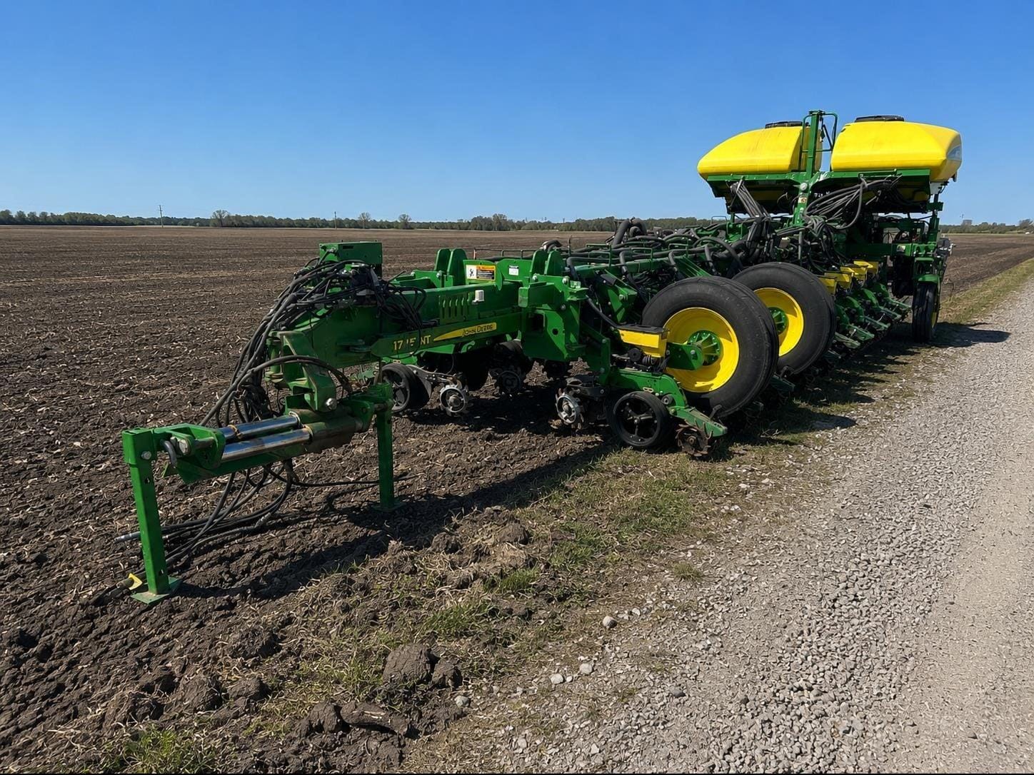 2019 John Deere 1775 Equipment Image0