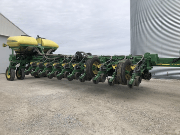 Main image John Deere 1775