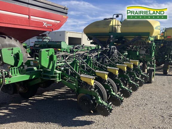 Image of John Deere 1775 Primary image