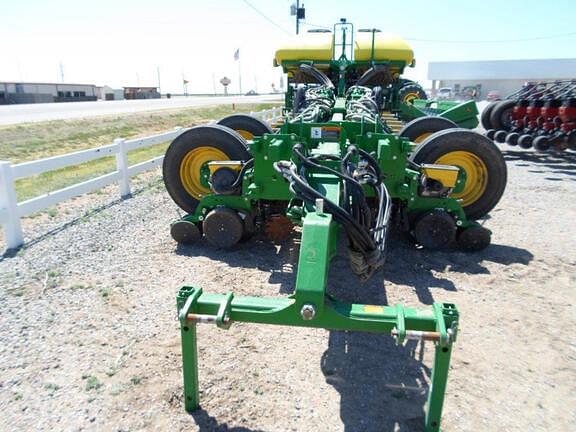 Image of John Deere 1775 equipment image 2