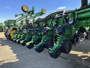 Main image John Deere 1775 9