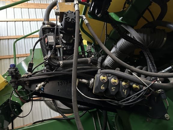 Image of John Deere 1775 equipment image 4