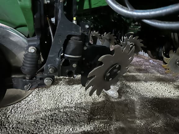 Image of John Deere 1775 equipment image 2