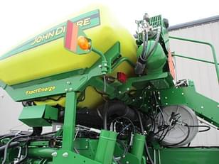 Main image John Deere 1775 86