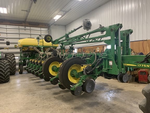 Main image John Deere 1775