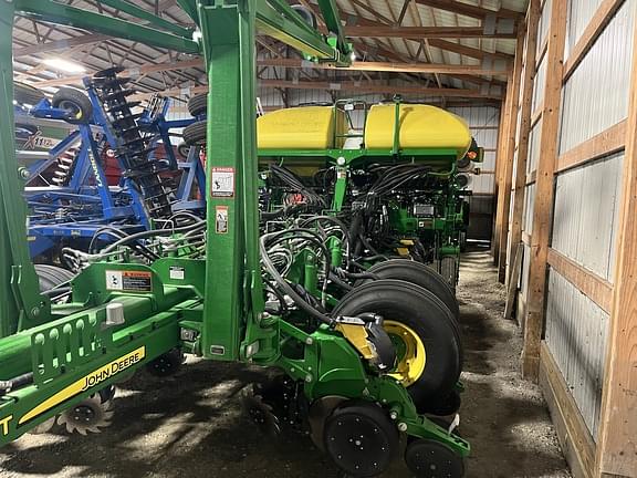 Image of John Deere 1775 Primary image