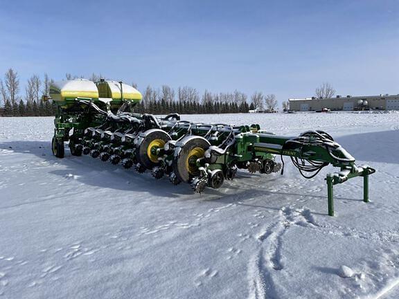 Image of John Deere 1775 equipment image 1