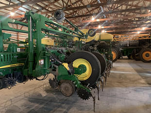 2019 John Deere 1775 Equipment Image0