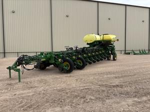2019 John Deere 1775 Image