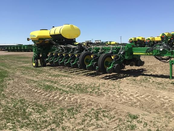 Image of John Deere 1775 Primary image