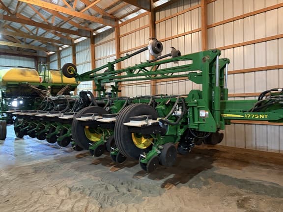 Image of John Deere 1775 equipment image 2
