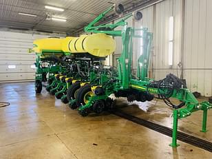 Main image John Deere 1775 1