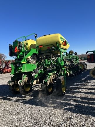 Main image John Deere 1775