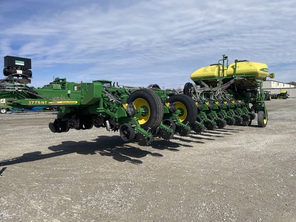 2019 John Deere 1775 Equipment Image0