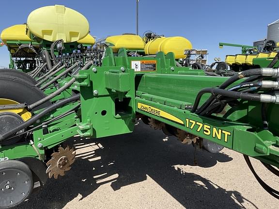 Image of John Deere 1775 equipment image 1