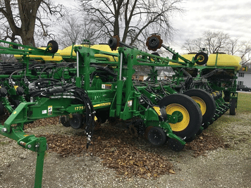 Main image John Deere 1775