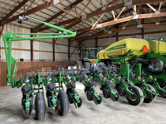Image of John Deere 1775 Primary image