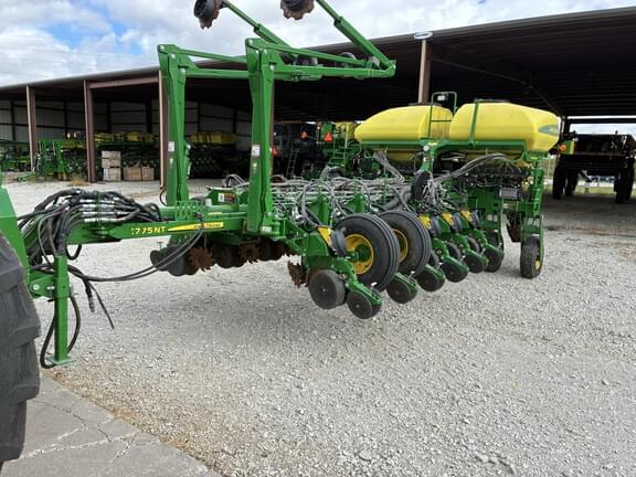 Image of John Deere 1775 equipment image 2