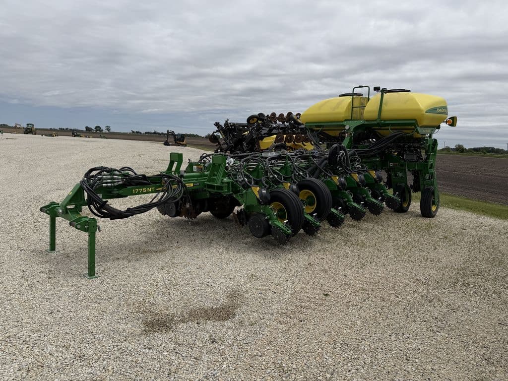 Image of John Deere 1775 Primary image