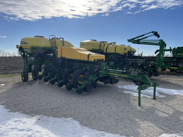 Image of John Deere 1775 equipment image 2
