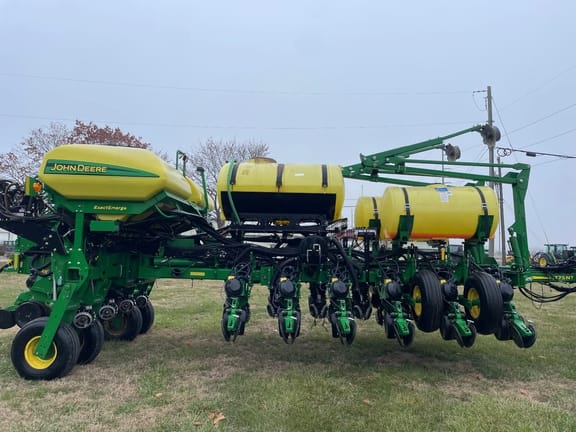 Main image John Deere 1775