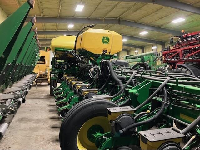 2019 John Deere 1775 Equipment Image0
